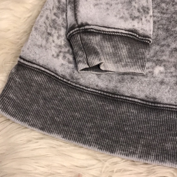 Medium grey sweater - Picture 2 of 6